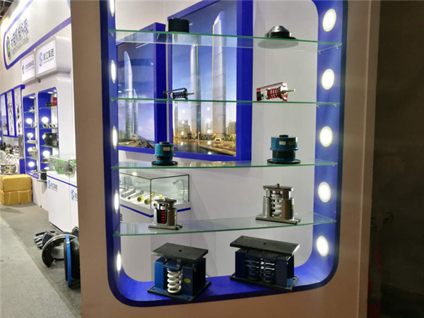 淞江集團(tuán)品牌企業(yè)2018年上海閥門展現(xiàn)場