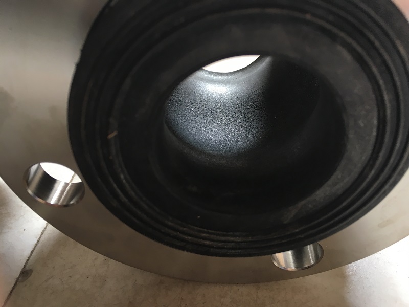 有關(guān)橡膠軟接頭內(nèi)徑不光滑的報(bào)告