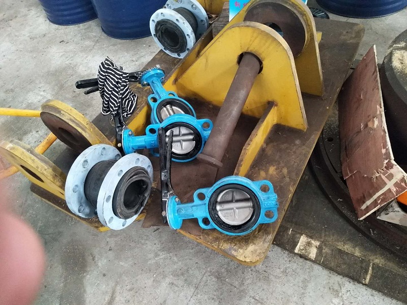 為什么橡膠軟接頭與對夾式軟密封蝶閥連接后出現(xiàn)泄漏現(xiàn)象？