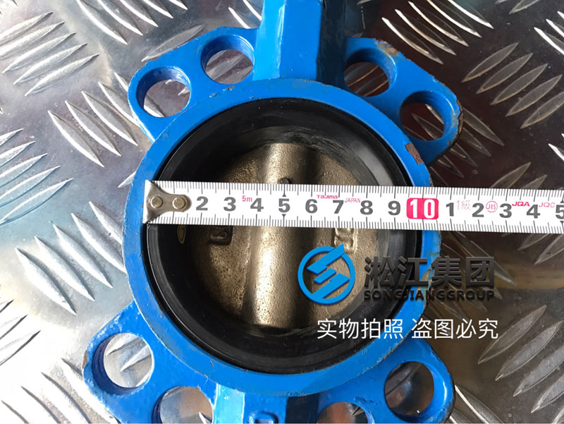 為什么橡膠軟接頭與對夾式軟密封蝶閥連接后出現(xiàn)泄漏現(xiàn)象？