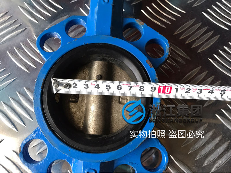 為什么橡膠軟接頭與對夾式軟密封蝶閥連接后出現(xiàn)泄漏現(xiàn)象？