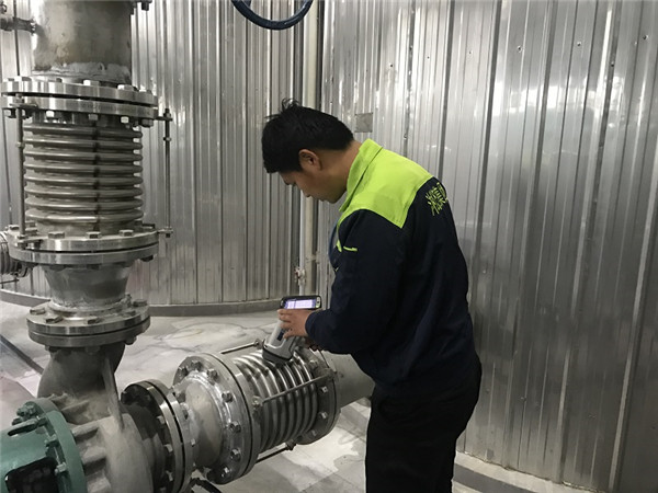 淞江集團(tuán)為波紋補(bǔ)償器產(chǎn)品進(jìn)行光譜儀檢測