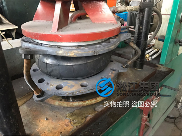 DN250橡膠軟接頭球墨法蘭強(qiáng)度檢測