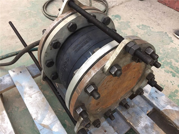 定期對橡膠軟接頭進(jìn)行水壓檢測保證產(chǎn)品質(zhì)量問題 定期對橡膠軟接頭進(jìn)行水壓檢測保證產(chǎn)品質(zhì)量問題