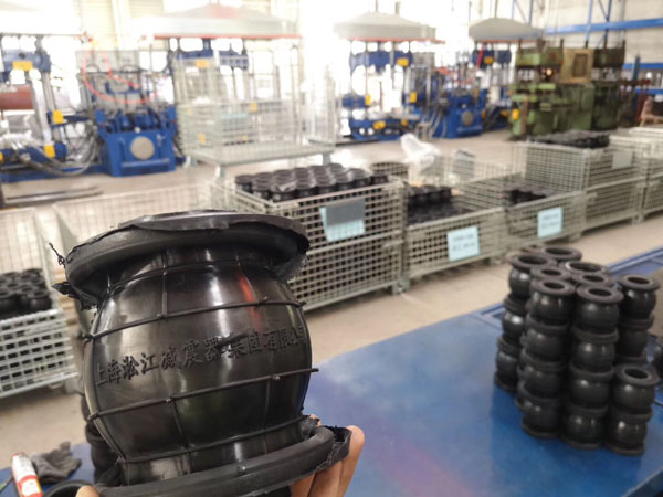 【造假】東莞某項(xiàng)目發(fā)現(xiàn)假冒偽劣上海淞江集團(tuán)橡膠接頭產(chǎn)品